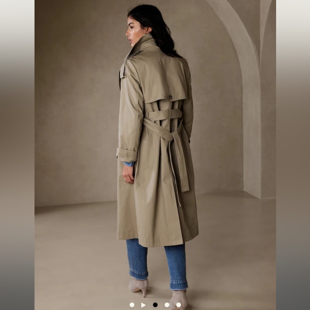 Banana Republic Classic Twill Trench Coat NWT XS oversized sits a small